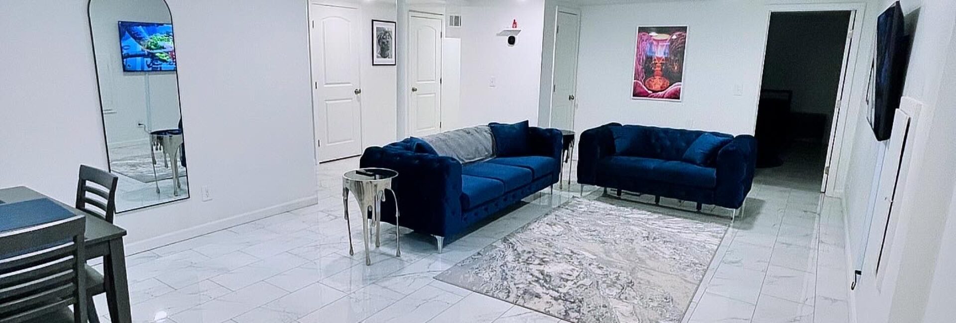 Classic Illusion home room 2