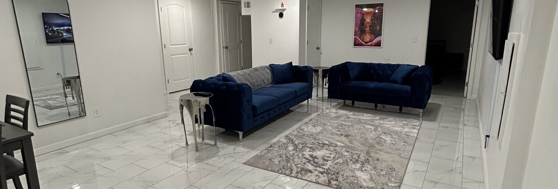 Classic Illusion home room 2