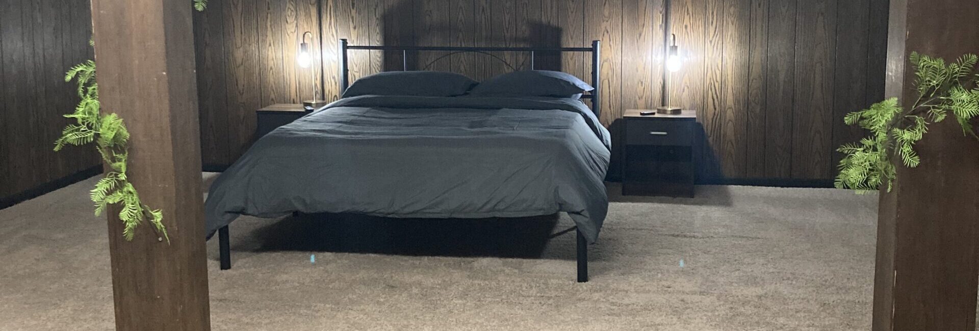 Remarkable spacious bedroom w/garage. Room # 2