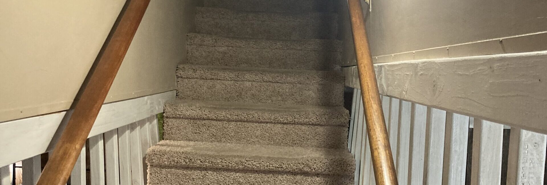 Remarkable spacious bedroom w/garage. Room # 2