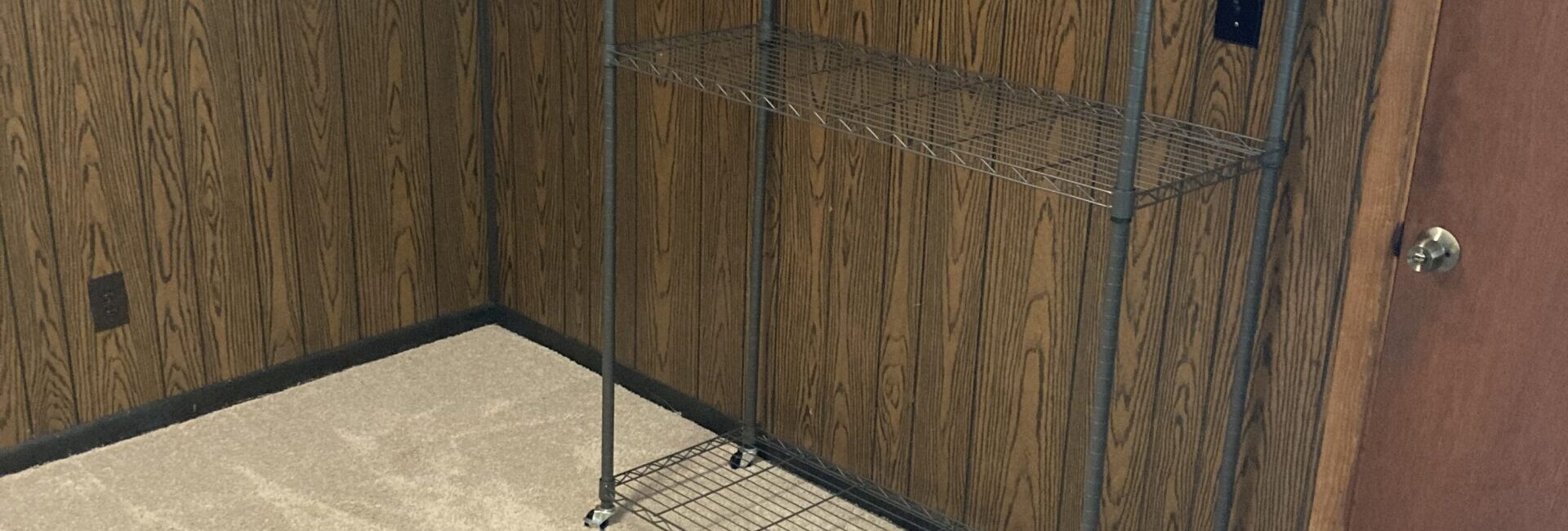 Remarkable spacious bedroom w/garage. Room # 2